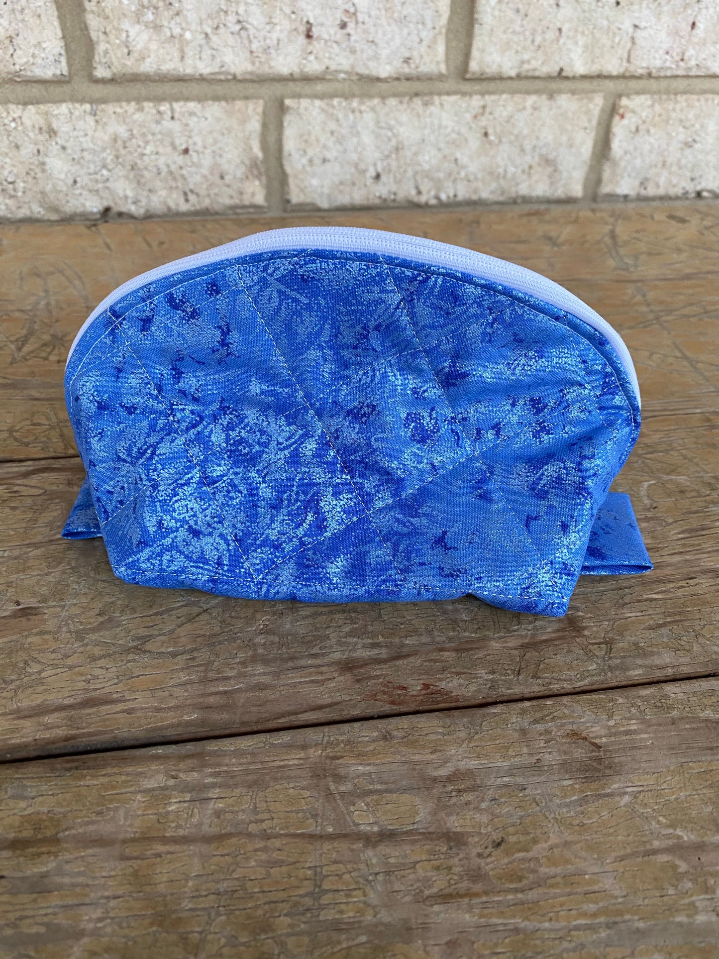 Clam zipper pouch- blue/ turquoise (medium)
